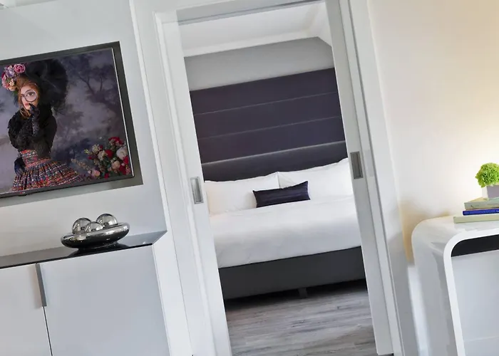 Hotel Renaissance Schoenbrunn 4*